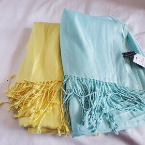 A pair of pashmina type scarves 78in x 24in plus fringe